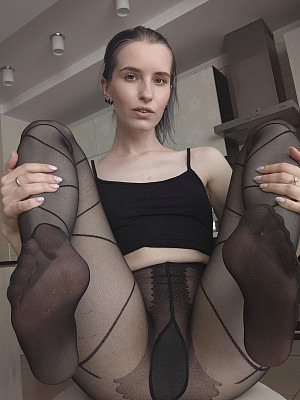 large size 4 image