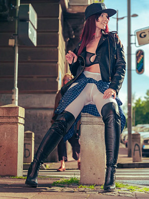 large size 6 image