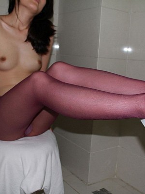 Sexy amateur ladies in red pantyhose